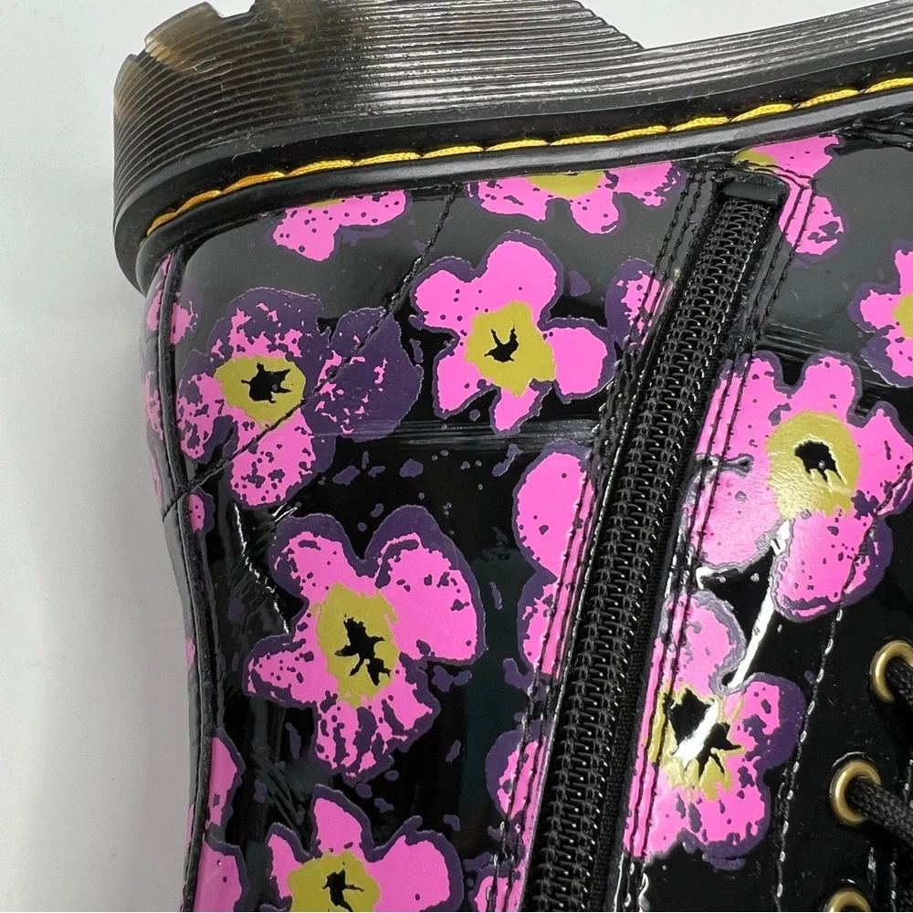 Dr. Martens 1460 Junior Pansey Fayre Patent Lamper Combat Boots Black Pink